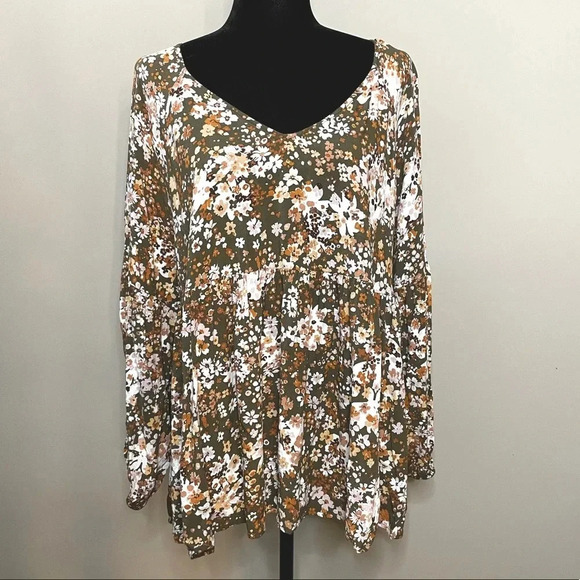 Andree by Unit Green Floral Top with Ruffle Hem and Balloon Sleeves - Picture 1 of 10